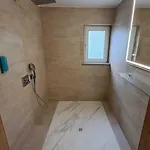 Rhin Szálloda *